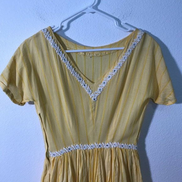 Unbranded VTG Embroidered Fit and Flare Dress - Picture 5 of 6